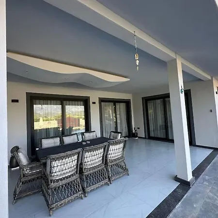 ヴィラ Essiz Doga Manzarali Belen (Fethiye)
